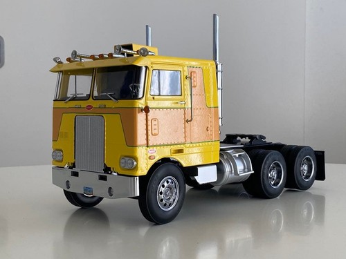 Peterbilt 352 pacemaker - peterbilt,