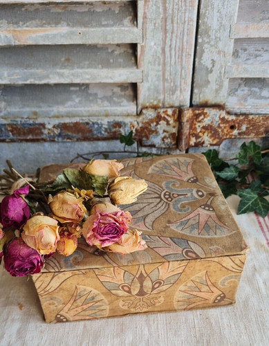 Ancienne boite couture - a, tissu