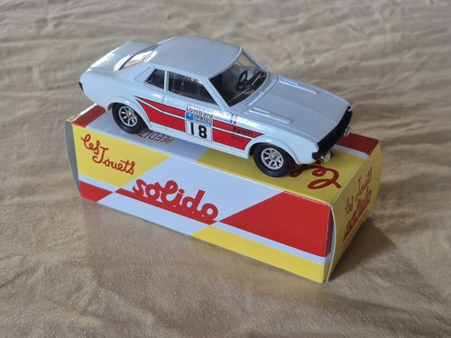 Voiture miniature toyota - voiture,