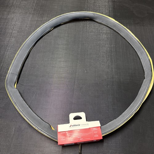 Vittoria dugast pipistrello - a,