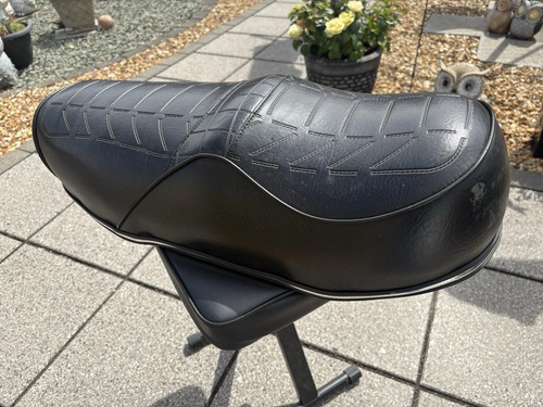 Triumph t140 norman hyde - t140, seat
