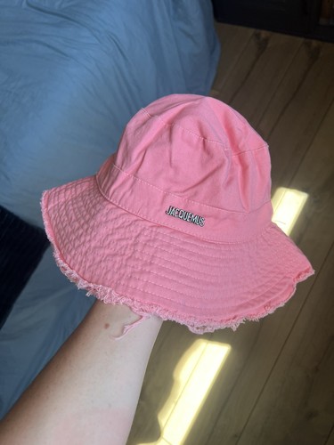 Bob jacquemus couleur - bob, rose