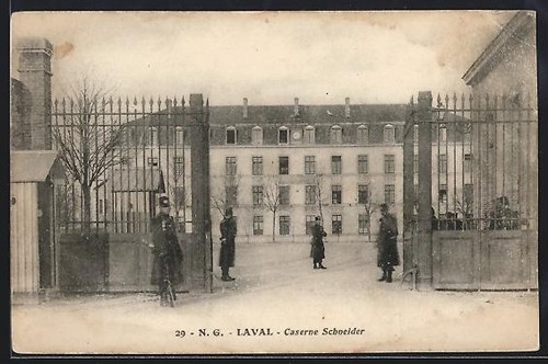 Cpa laval caserne schneider - cpa, laval,