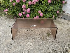 TABLE BASSE EN PLEXIGLASS FUME