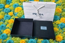 Boite  Prada rigide bleue