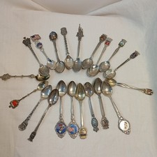 Lot de 20 cuillères souvenir