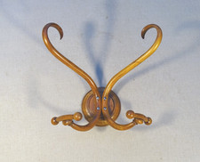 Porte-manteaux et chapeaux