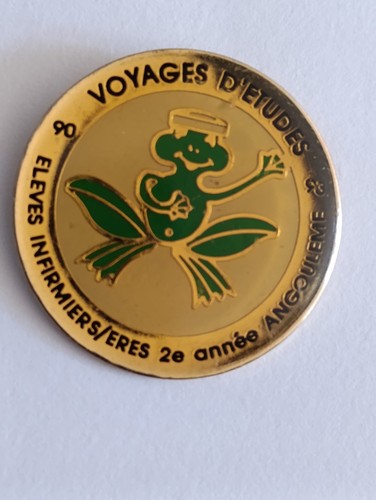 Pin faluche fauchard élève - pin's,