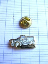 pin's vintage car La guimbarde blanche