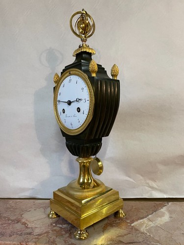 Pendule vase ecusson - pendule, "