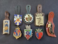 Superbe LOT DE 8 INSIGNES