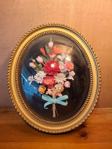 Cadre oval bombe fleurs - bombe,