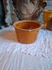 1 Ancien Pot À Faisselle