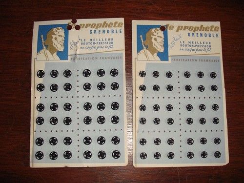Anciens boutons pression sur
