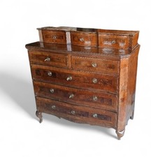 Commode ancienne plaquée et