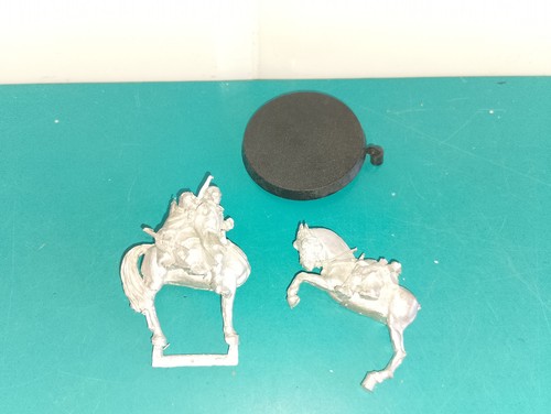 Figurine incomplet lotr - figurine,