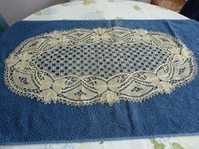 Superbe  et grand napperon en