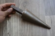 Ancienne enclume en fer