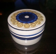 Boite En Faience De Royal