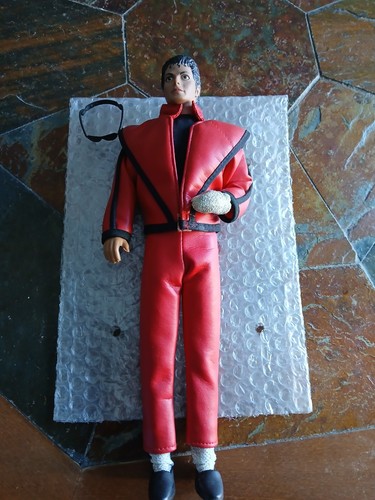 Michael jackson figurine - jackson,