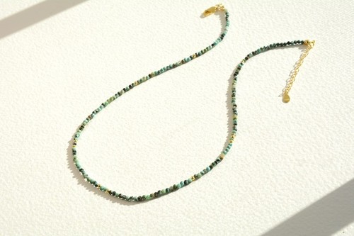 Collier ras cou délicat - du,