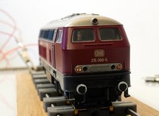 ROCO HO SCALE 1/87 DB DIESEL LOCOMOTIVE BR 215 060-5 WITHOUT BOX