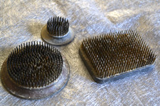 3 pique fleurs anciens bronze