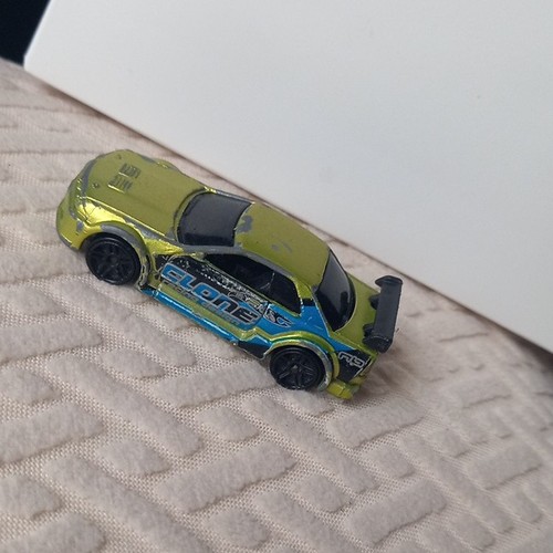 Hot wheels nissan skyline r - hot, gt-r