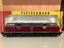 Locomotive Fleischmann BR V221