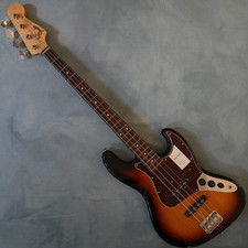 Fender Made in Japan Heritage 60s Rosewood 3-Color Sunburst Jazz Bass