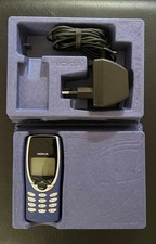 NOKIA 8210 dans sa boite