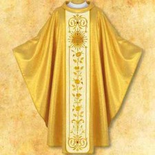 Chasuble dorée brodée