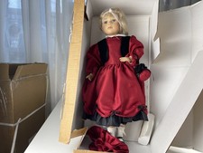 Poupée d'artiste poupée en