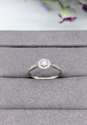 Bague ornée diamant - d'un,
