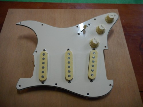Pickguard complet fender - pickguard,