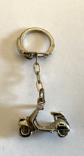 Scooter metal keychain - Vespa - Lambretta - vintage keychain