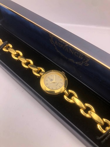 Lip women watch yellow gold - yellow,