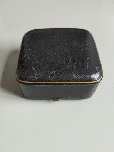 Ancien écrin cuir - noir, et