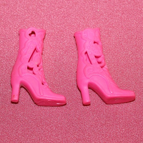 Paire chaussures bottes - chaussures,