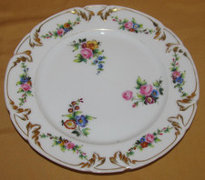 Assiette plate en porcelaine