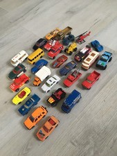 Lot d anciennes voitures