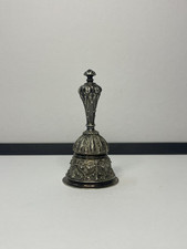 CLOCHETTE DE TABLE EN ARGENT