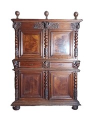 Buffet époque Louis XIII en noyer