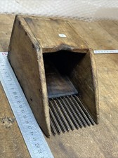 PEIGNE A MYRTILLES- ANCIEN OUTIL Griffes à Fruits (réf N.3)