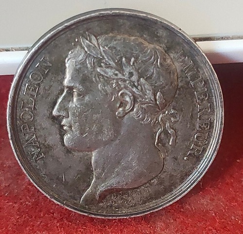 Médaille sacre de - ar,