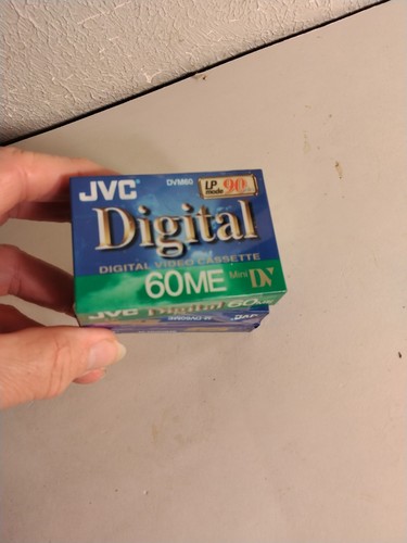 Jvc dvm60 mini digital - jvc,