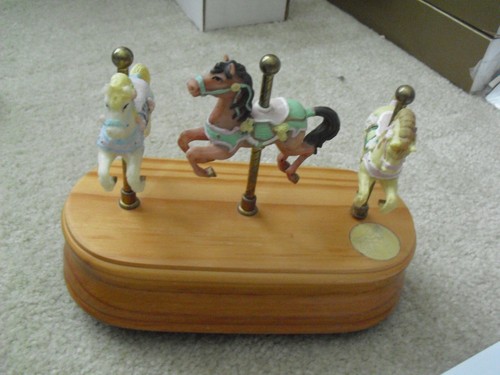 Vintage 1980s resin carousel - 1980s,