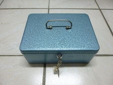 Ancienne boîte / Caisse /