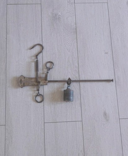 Ancienne balance - 31, –