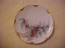 DECORATIVE PLATE, HAVILAND FRANCE, PLATE WITH RED BERRY BRANCH AND GOLD DETAILS